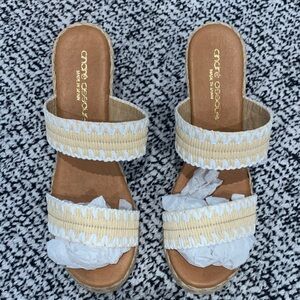 Andre Assous Beige and White Woven Double-Strap Slide Sandals